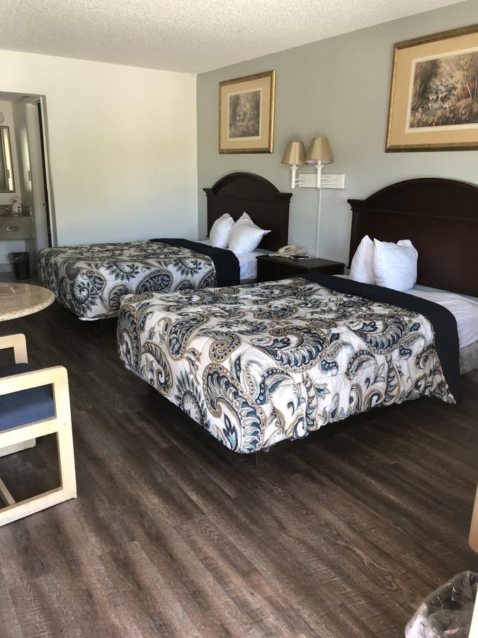 Executive Garden Titusville Hotel Екстер'єр фото