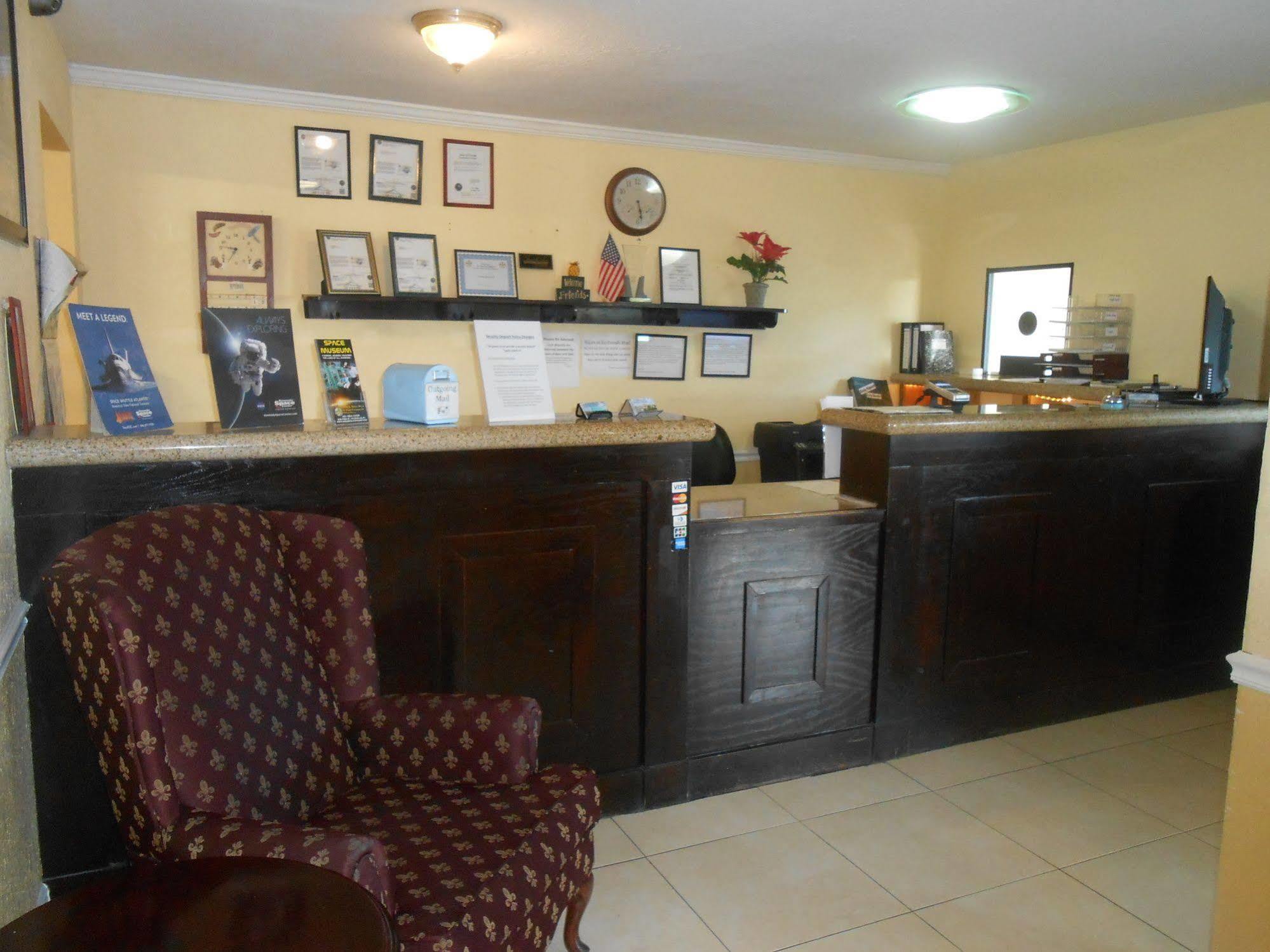 Executive Garden Titusville Hotel Екстер'єр фото