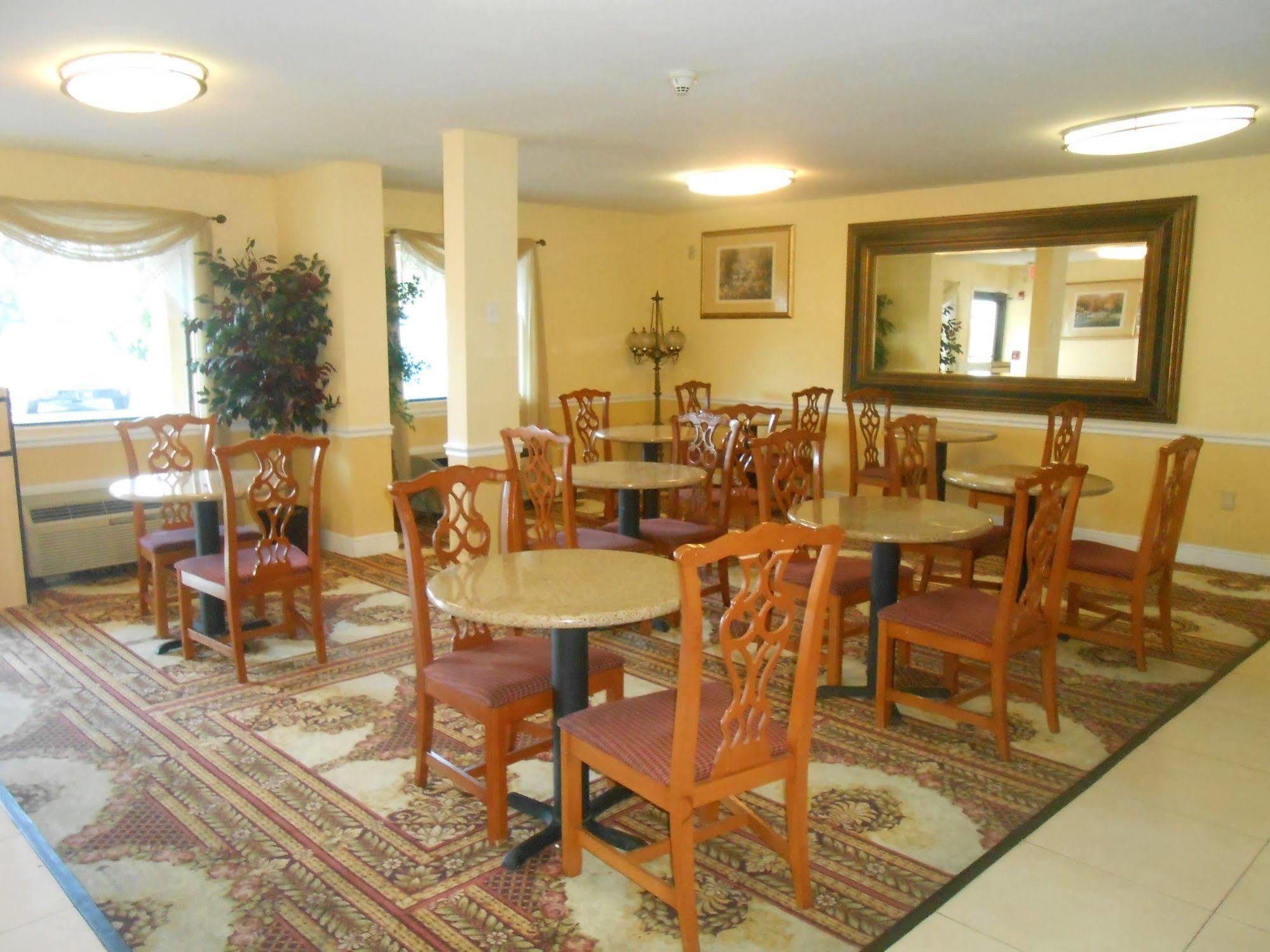 Executive Garden Titusville Hotel Екстер'єр фото
