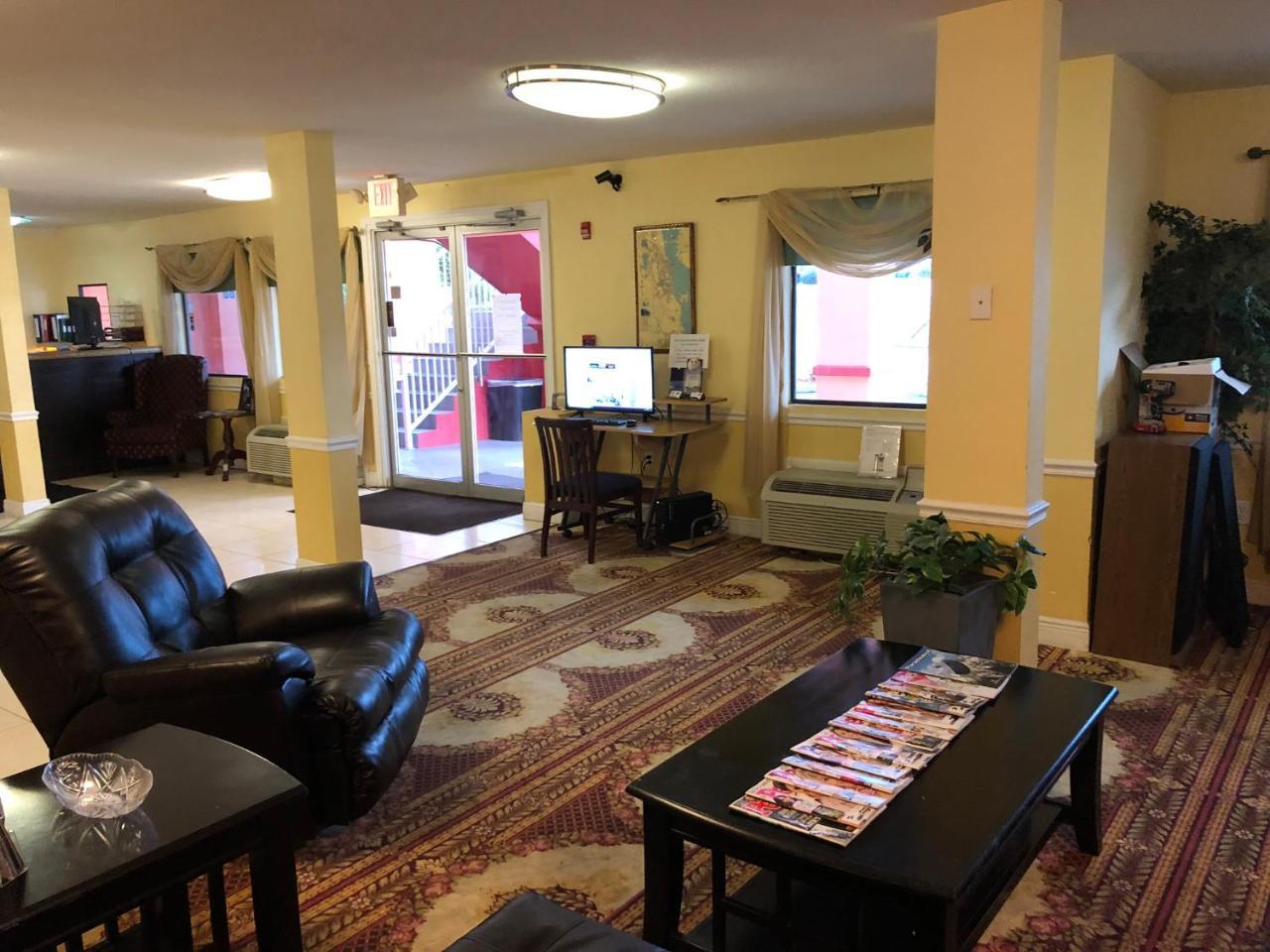 Executive Garden Titusville Hotel Екстер'єр фото