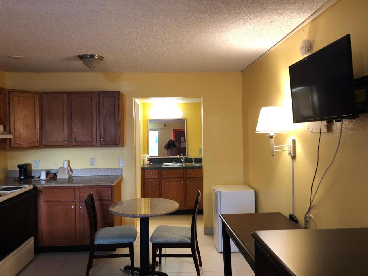 Executive Garden Titusville Hotel Екстер'єр фото