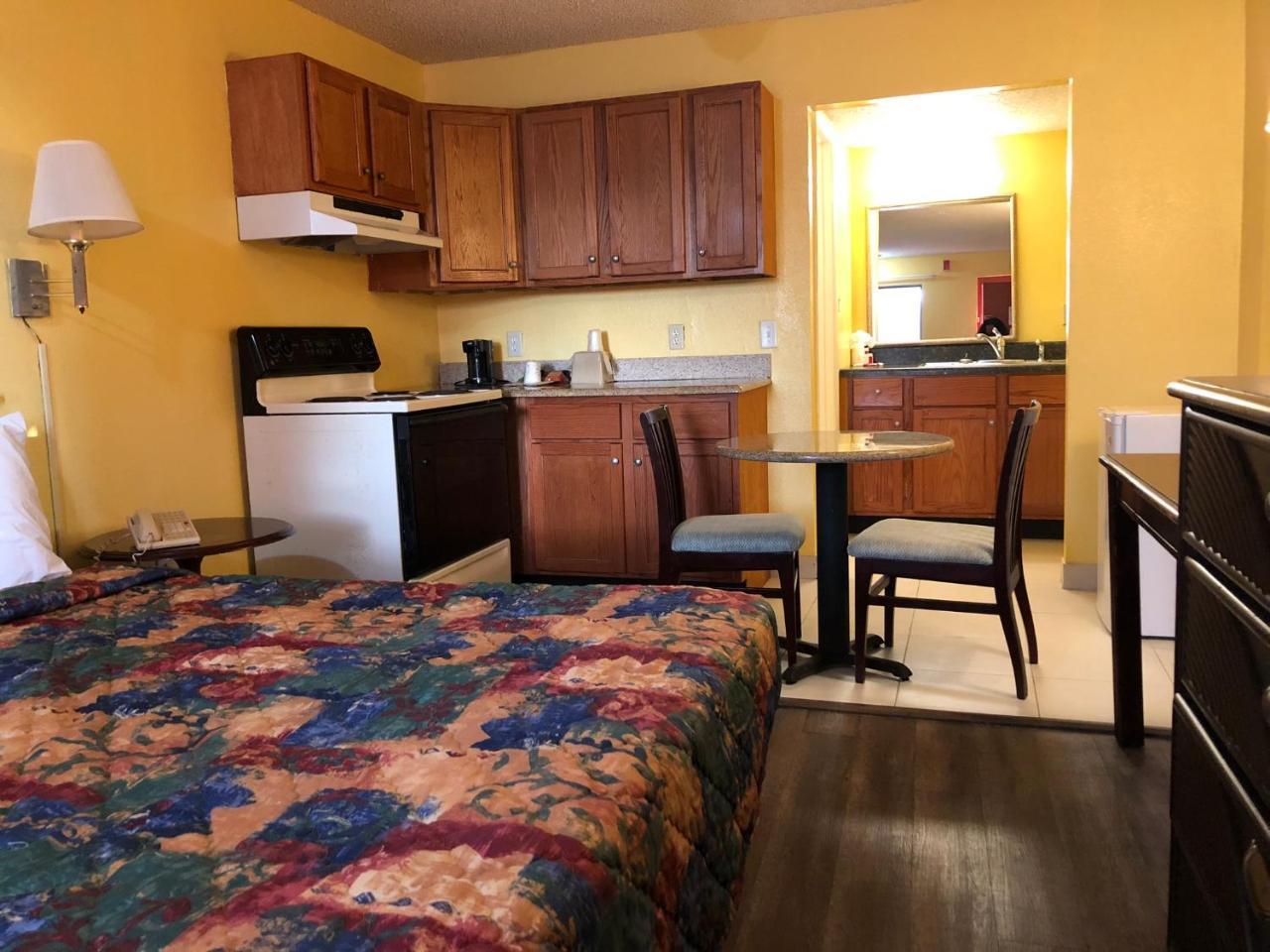 Executive Garden Titusville Hotel Екстер'єр фото