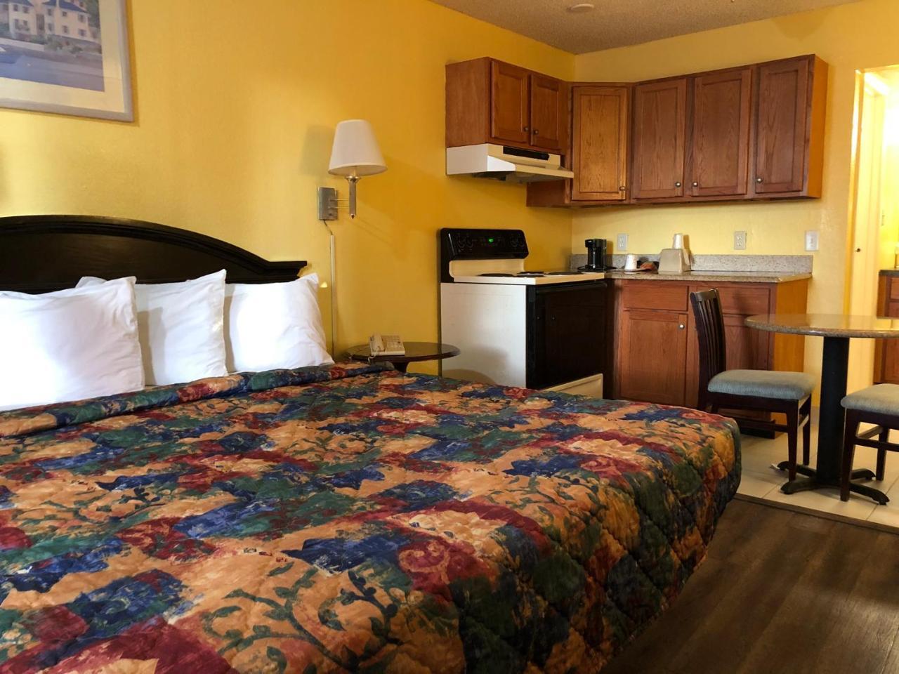 Executive Garden Titusville Hotel Екстер'єр фото